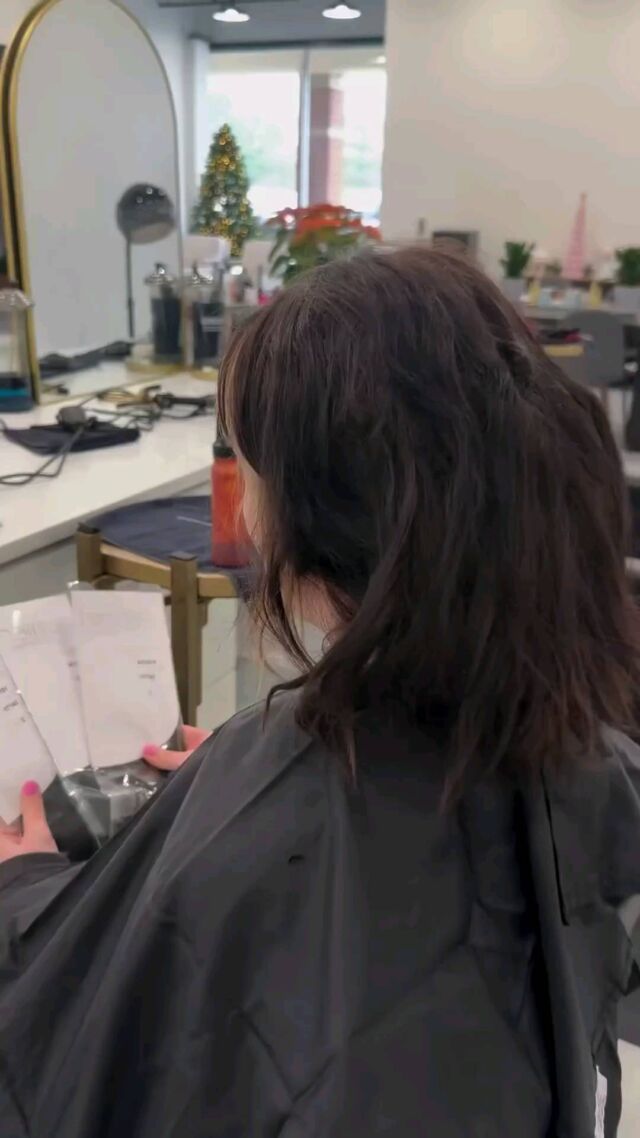 Short hair 🤝 hairtalk® extensions

@glamourbyadri worked her magic using our #Tapeins to seamlessly add the length her client desired. Pure perfection! 😚

Find your nearest Hairtalk salon on our website www.hairtalk.ie (Irish Customers) or www.hairtalhair.co.uk (UK Customers) through the link in our bio 📍